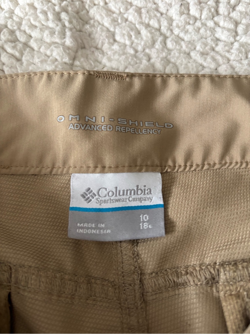 Columbia Tan Cargo Pants - Lightweight Outdoor Utility - Picture 3 of 5